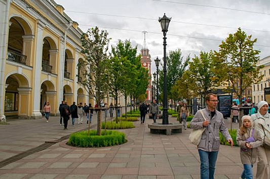 Названы основные причины, по которым туристы приезжают в Петербург